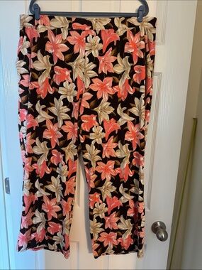 d & CO. BEACH Wide-Leg Pull-On Pants in Black with Coral & Cream Floral